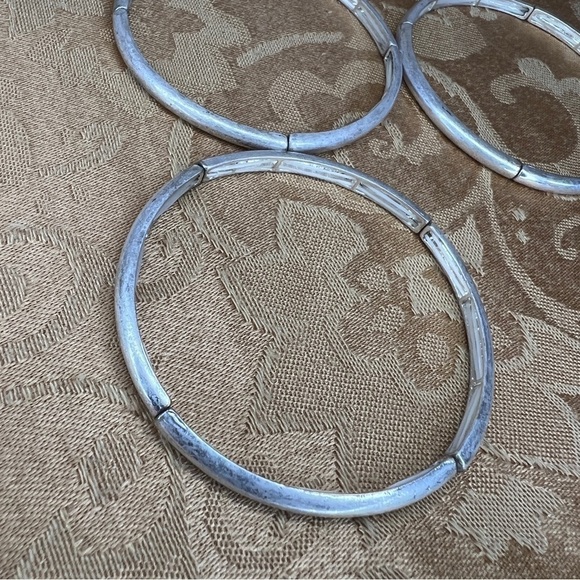 SET OF 3 BRACELETS BRUSHED MATTE SILVER STRETCH BANGLE - Picture 5 of 5